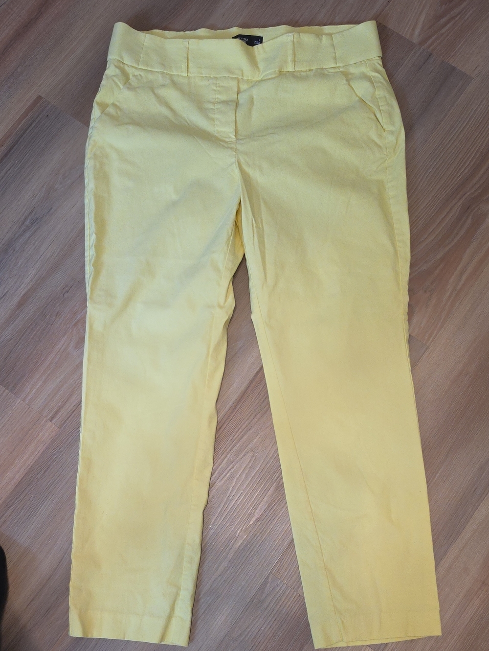 Simply Vera Wang  Bright Yellow Straight-Leg Pants
